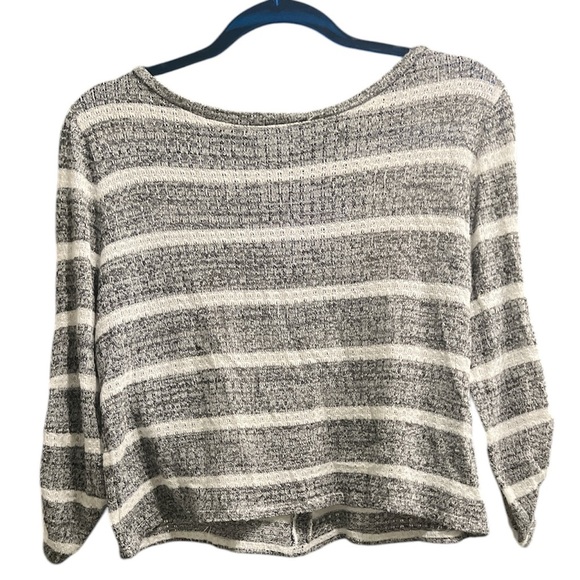 Streetwear Gray & White Faux Button Knit Sweater - Approx. Size Large - Picture 2 of 4